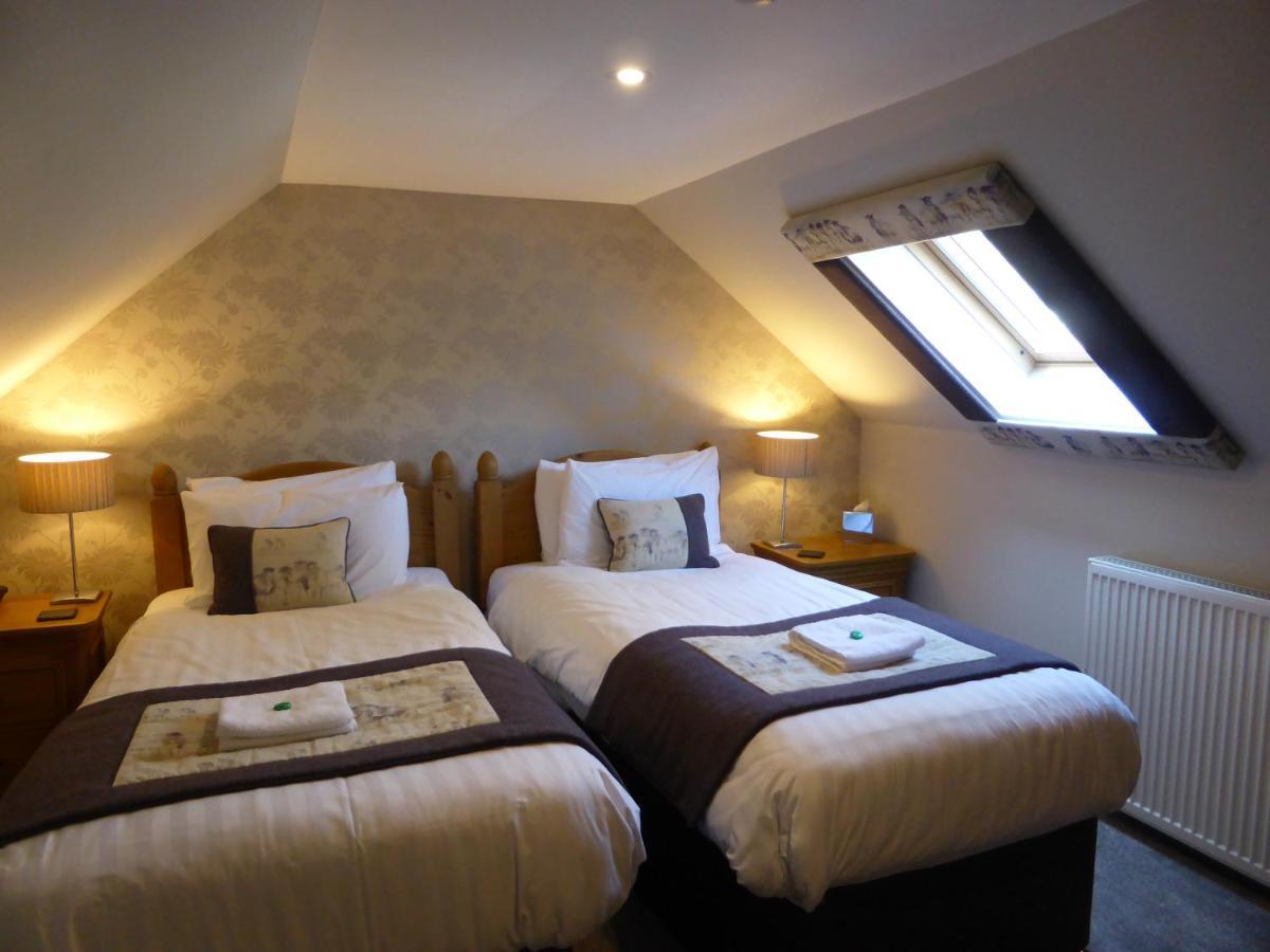 Glen Clova Hotel & Luxury Lodges Millton of Clova Bagian luar foto
