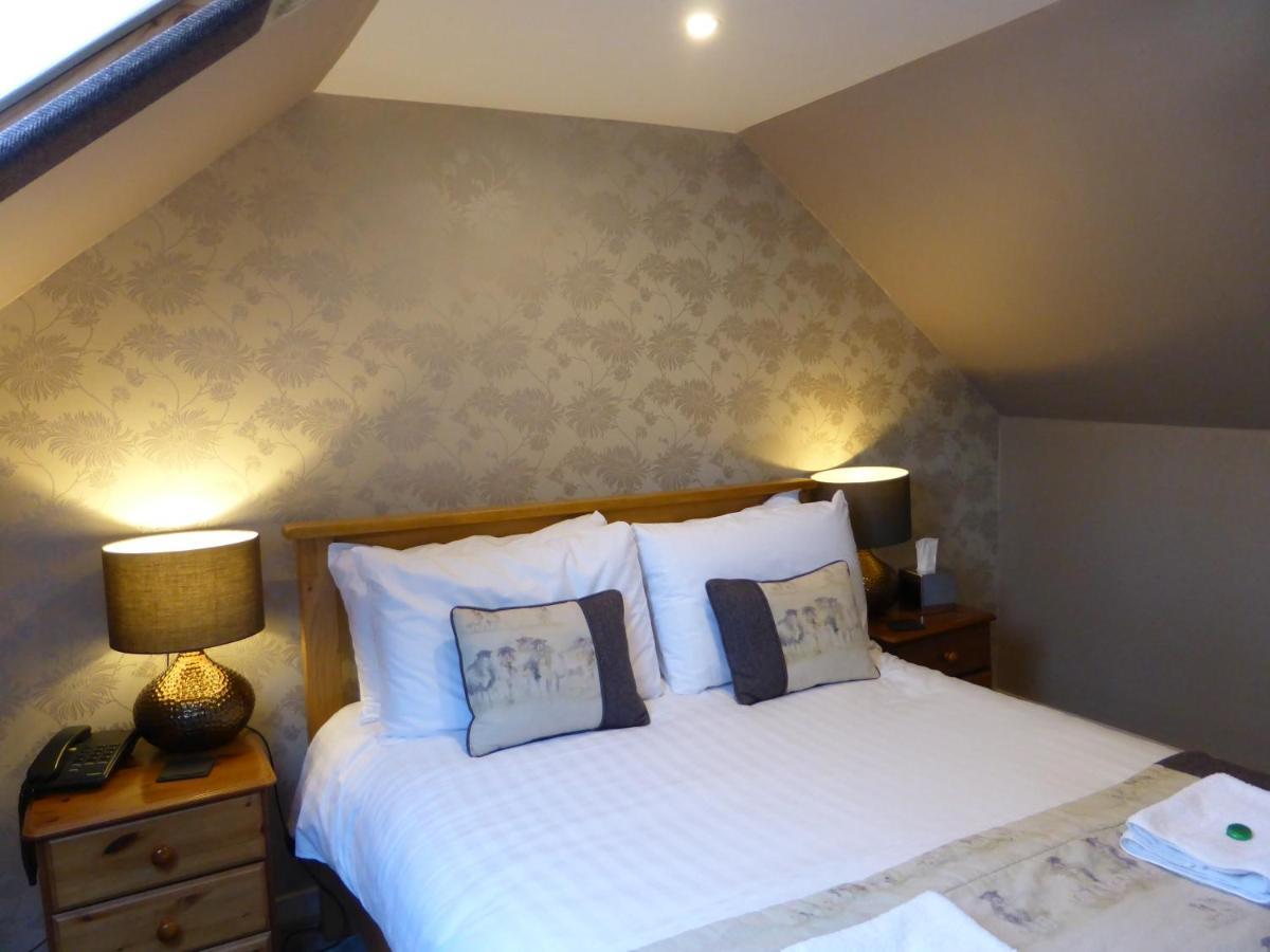 Glen Clova Hotel & Luxury Lodges Millton of Clova Bagian luar foto