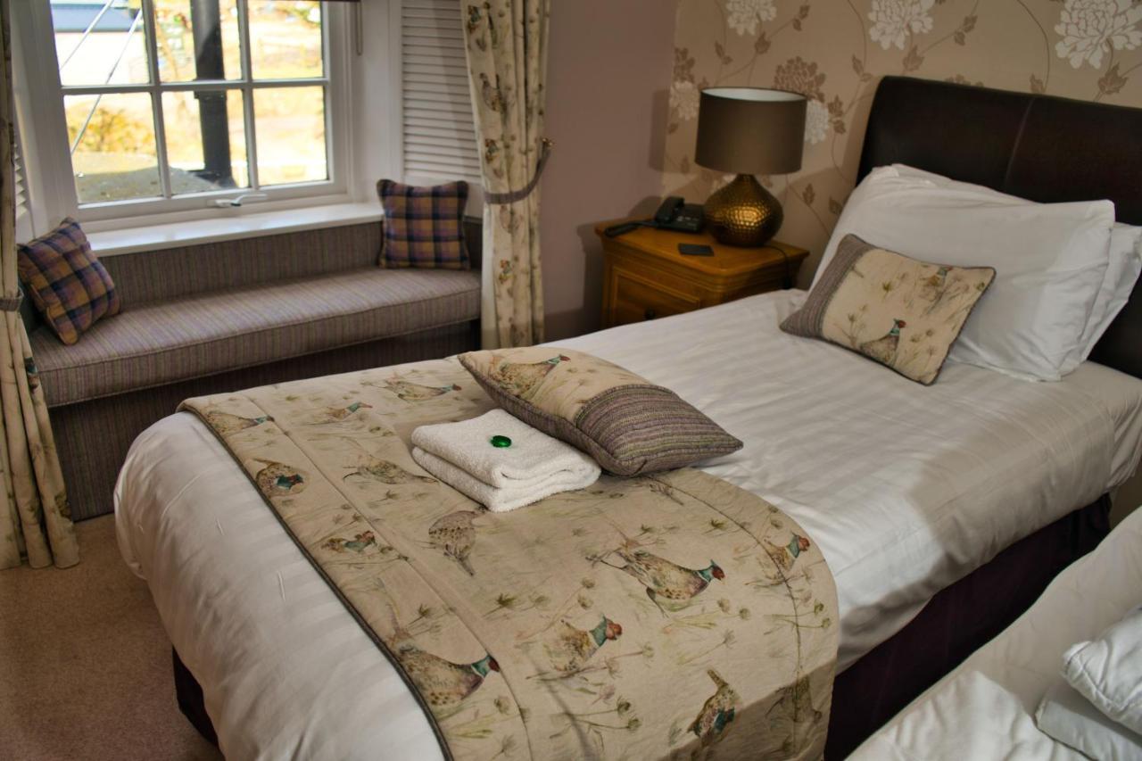 Glen Clova Hotel & Luxury Lodges Millton of Clova Bagian luar foto