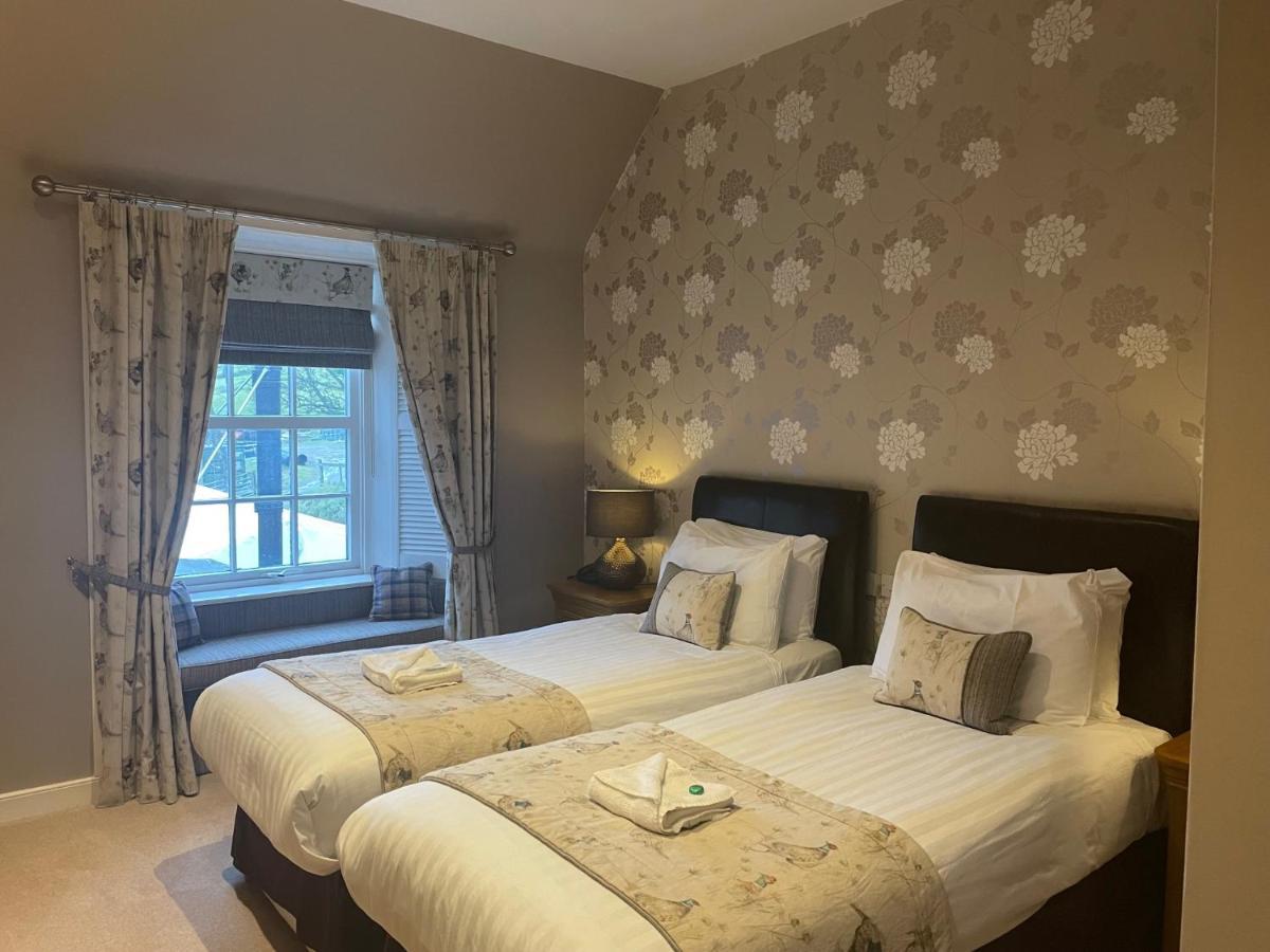 Glen Clova Hotel & Luxury Lodges Millton of Clova Bagian luar foto