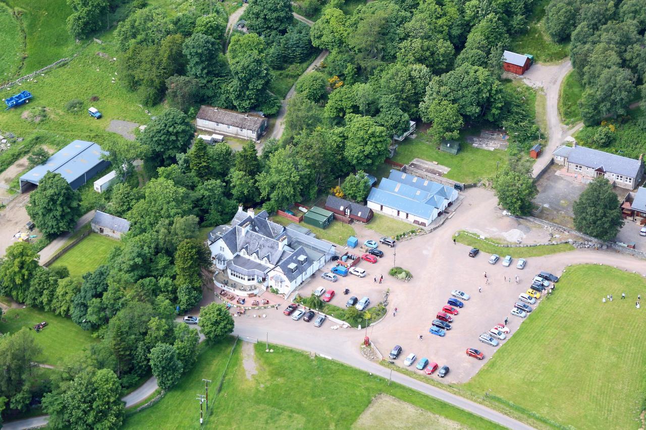 Glen Clova Hotel & Luxury Lodges Millton of Clova Bagian luar foto