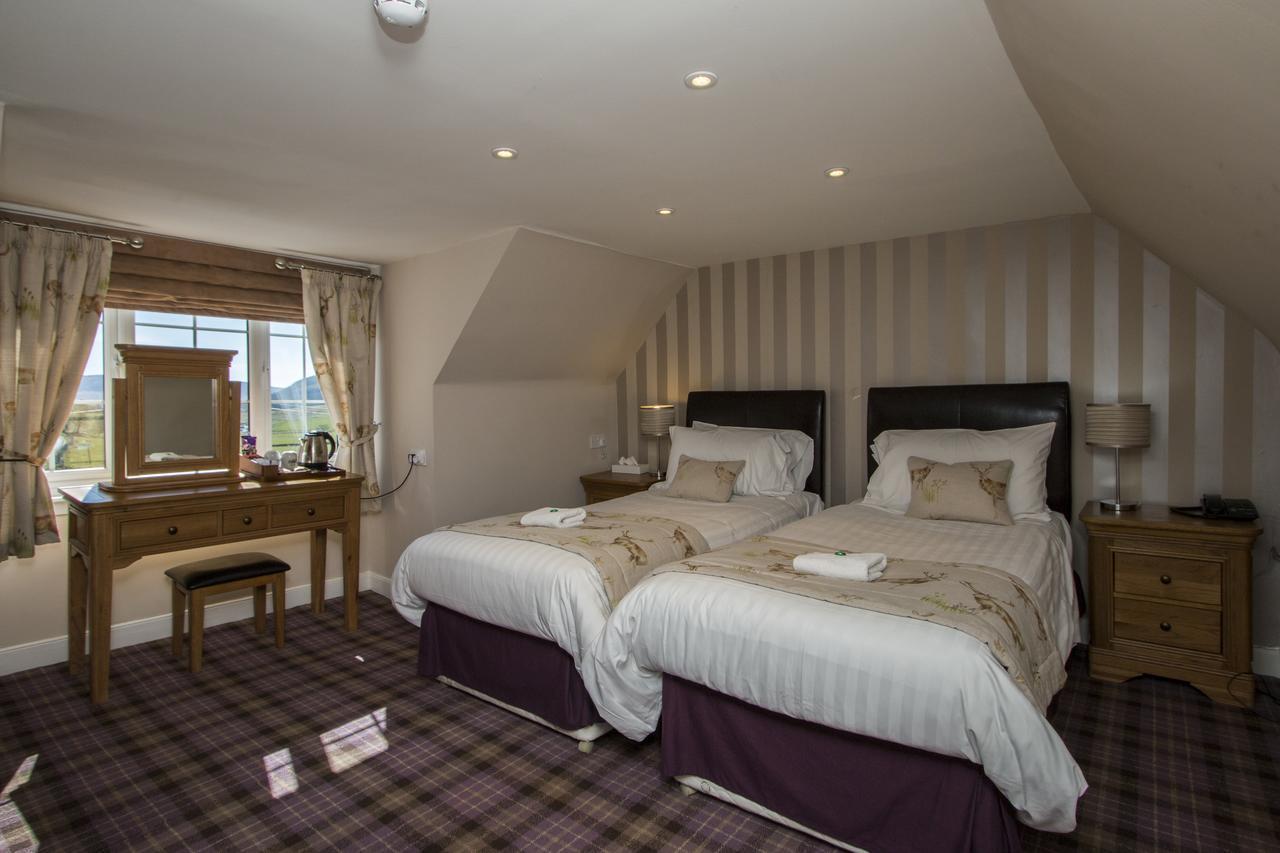 Glen Clova Hotel & Luxury Lodges Millton of Clova Bagian luar foto