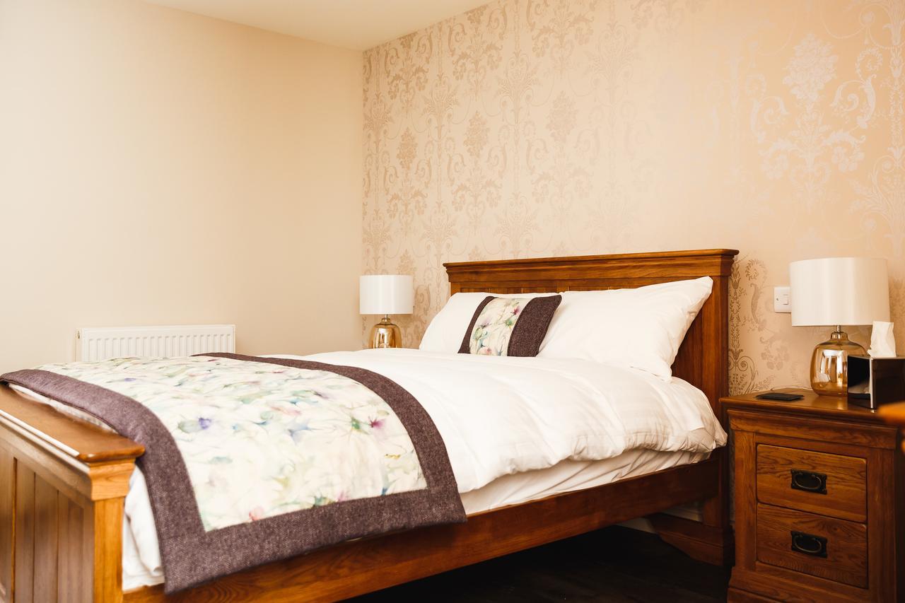 Glen Clova Hotel & Luxury Lodges Millton of Clova Bagian luar foto